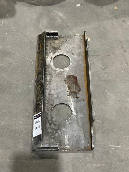 UNUSED 2025 MOUNTING PLATE FOR DINGO SKID STEER, APPROX 24in W