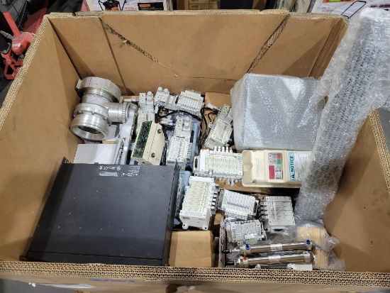 LARGE LOT OF INDUSTRIAL CONVEYOR EQUIPMENT: SMC SOLENOID VALVES AND PNEUMATIC CYLINDERS: CROWN AU...