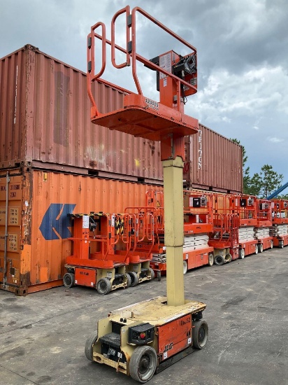 2016 JLG MANLIFT MODEL 1230ES, ELECTRIC, APPROX MAX PLATFORM HEIGHT 12FT, NON MARKING TIRES, BUILT