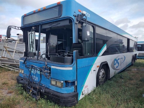 2007GILLIG CORP LOW FLOOR BUS MODEL G29D102N4, DIESEL, APPROX CAPACITY 40 + 40 PASSENGERS, APPROX G