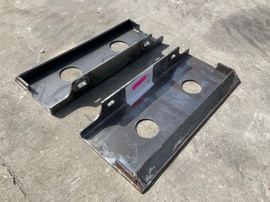 ( 2 ) Dingo Skid Steer Mount Plate; Approx 25 In
