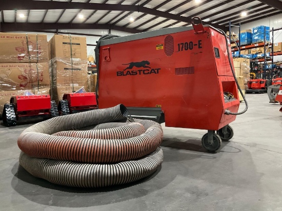 Blastcat Dc-1700 Series Dust Collector W/ Hose