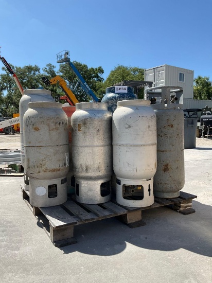( 1 ) Pallet Of Lp Tanks For Forklifts; Approx 11 Total