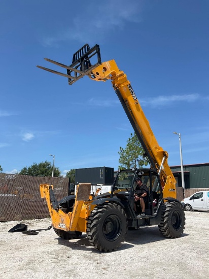 2015 Jcb Telehandler Model 510-56 S ,Diesel,10,000 Lb Capacity, Outriggers