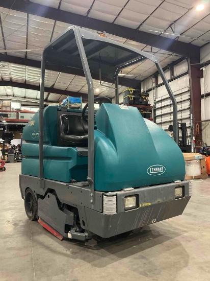 TENNANT EC H2O 7300 RIDE ON FLOOR SCRUBBER, ELECTRIC, APPROX 36 VOLTS