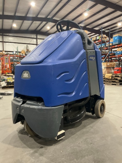 WINDSOR CHARIOT IGLOSSSTAND ON FLOOR BURNISHER, ELECTRIC, RUNS & OPERATES