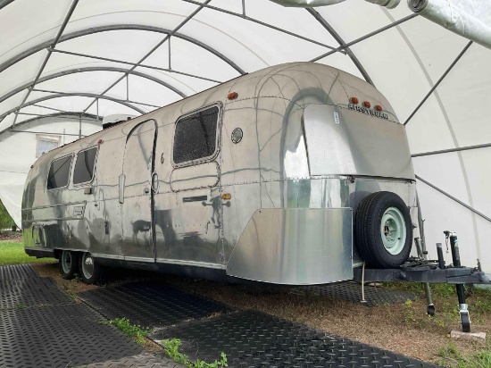 1969 AIRSTREAM INTERNATIONAL LAND YACHT AMBASSADOR 29FT RV, BRAND NEW FLOORS / AIR CONDITION AS OF