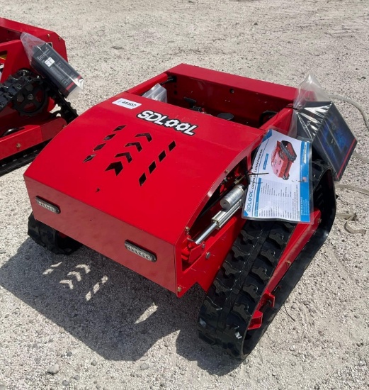 UNUSED 2026 SDLOOL REMOTE CONTROL CRAWLER LAWN MOWER MODEL 800, GAS POWERED, APPROX CUTTING WIDTH...