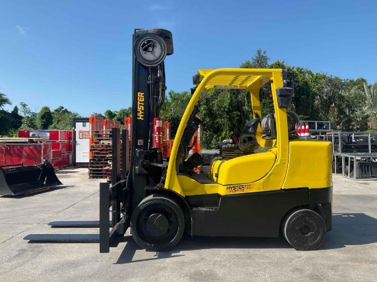 HYSTER FORKLIFT MODEL S135FT, LP POWERED, APPROX MAX CAPACITY 10850LBS, APPROX MAX HEIGHT 220in, ...