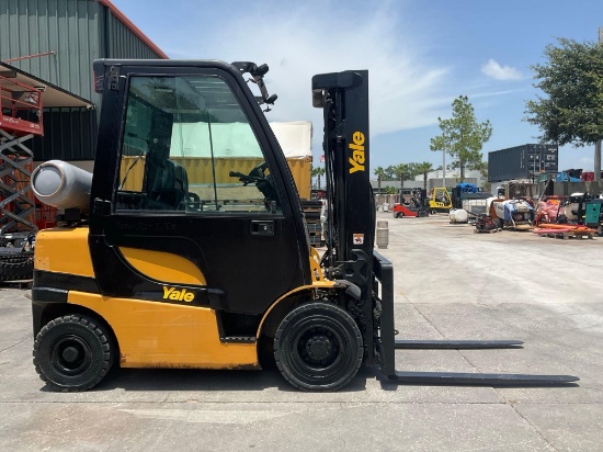 YALE FORKLIFT MODEL GLP050VXNEAE086, LP POWERED, APPROX MAX CAPACITY 5000LBS, APPROX MAX HEIGHT 1...