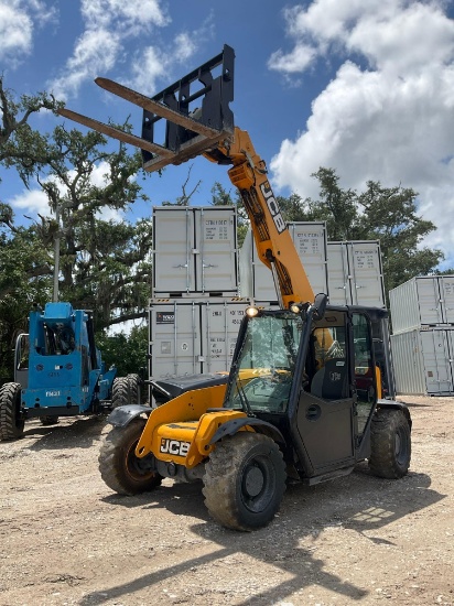 JCB 525-60 HI VIZ LOAD ALL TELESCOPIC TELEHANDLER MODEL 525-60T4; DIESEL POWERED:FULL SIZE CAB;
