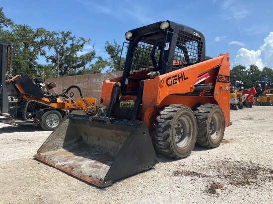 2020 GEHL R105 COMPACT SKID STEER LOADER; APPROX RATED CAPACITY 1050 LBS; APPROX OPERATING MASS 4...