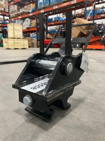 ( 1 ) UNUSED QUICK COUPLER ATTACHMENT FOR EXCAVATOR, FITS 1-2TON EXCAVATOR