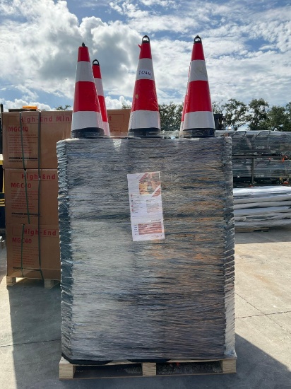 ( 1 ) PALLET OF UNUSED REFLECTIVE SAFETY TRAFFIC CONES TYPE TSC, APPROX 250PCS, APPROX 28 in T EACH