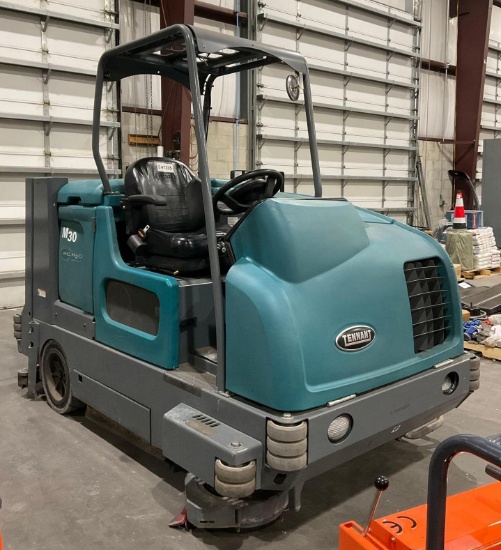 Tennant M30 Ride On Sweeper Scrubber Modelm30; Lp Powered;