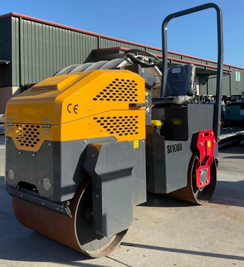 Unused 2026 Sdlool Ride On 1 Ton Full Hydraulic Vibratory Road Roller Model 1000, Gas Powered, Appr