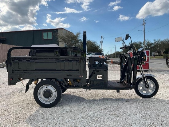 UNUSED 2026 HIGH-END ELECTRIC 3 WHEELED TRICYCLE WITH CARGO BED MODEL ET13; LED HEADLIGHTS; 3 SPEED