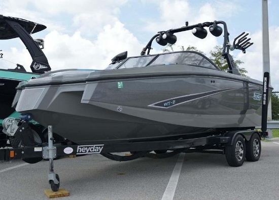 2019 HEYDAY WT-2 WAKE AND SURF BOAT; CRUSADER INBOARD ENGINE, APPROX 5.7 L, APPROX 350HP, APPROX ...