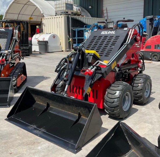UNUSED 2026 SDLOOL STAND ON SKID STEER LOADER MODEL 323TZ, GAS POWERED, ELECTRIC START; APPROX RA...