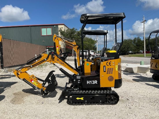 2026 CFG INDUSTRIAL MINI EXCAVATOR MODEL H13R; GAS POWERED; RUBBER TRACKS, BUCKET WITH TEETH &