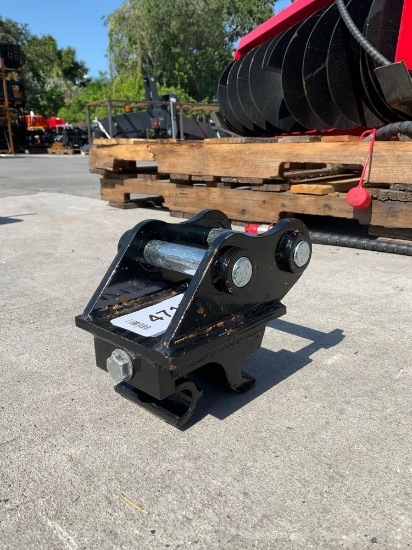 ( 1 ) UNUSED QUICK COUPLER ATTACHMENT FOR EXCAVATOR, FITS 1-2TON EXCAVATOR