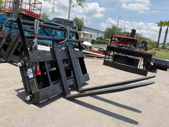 UNUSED 2026GIYIMINI SIDE SHIFT FORK ATTACHMENT MODEL CYHC FOR MINI SKID STEER