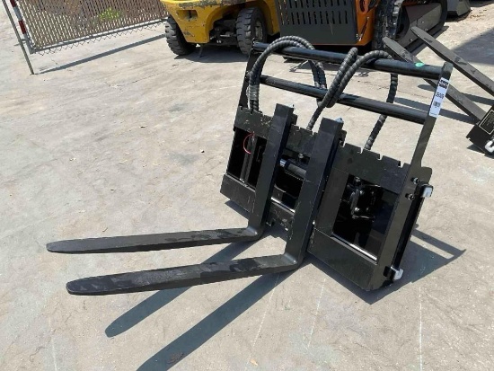 UNUSED 2026 GIYI MINI SIDE SHIFT FORK ATTACHMENT MODEL CYHC FOR MINI SKID STEER