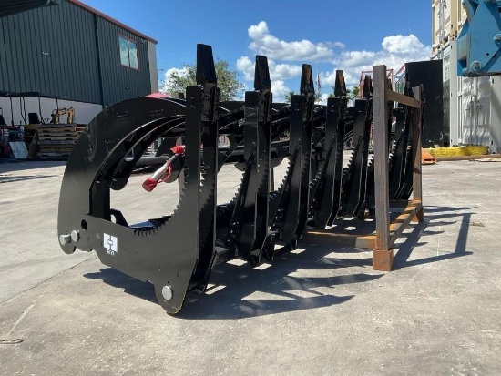 ( 1 ) UNUSED 2026 CURVED LOG GRAPPLE ATTACHMENT MODEL CLG72 FOR SKID STEER, APPROX WORKING WIDTH 72