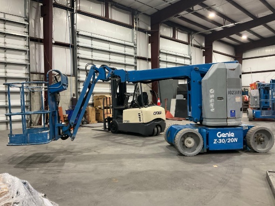 2014 GENIEBOOM LIFT MODEL Z-30/20N RJ; ROTATION JIB, APPROX MAX PLATFORM HEIGHT 30FT, APPROX