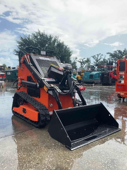 UNUSED 2026SDLOOL SKID STEER LOADER MODEL 36C, GAS POWERED, ELECTRIC START, RUBBER TRACKS, BUCKET