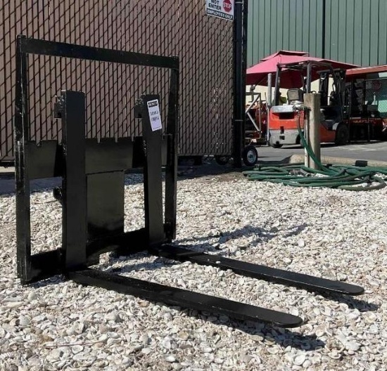 UNUSED MINI EXCAVATOR FORKS, APPROX 25in W , FORKS APPROX 30in L, FIT TO 1-3 TON EXCAVATOR