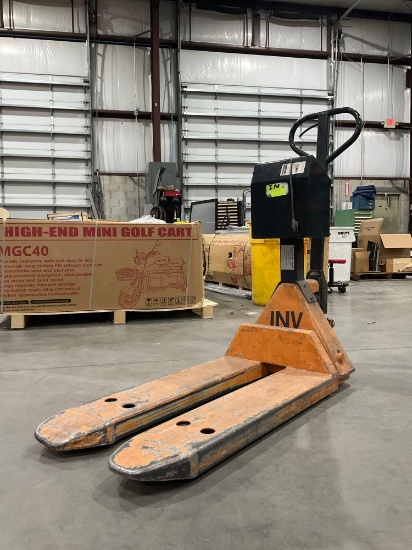 AATLAS KWIK WEIGHT HYDRAULICPALLET JACK SCALE MODEL KW-2-A, APPROX MAX CAPACITY 5000LBS, POWERS ON