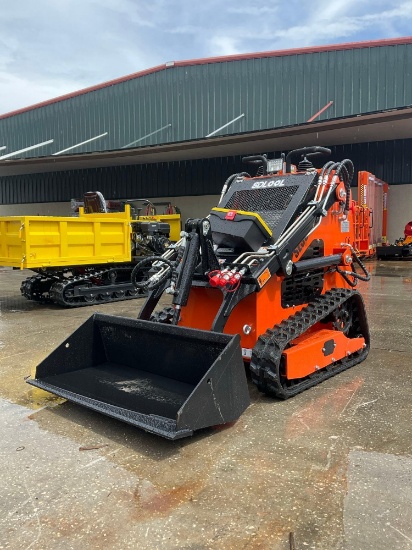 UNUSED 2026 SDLOOL SKID STEER LOADER MODEL 36C, GAS POWERED, ELECTRIC START, RUBBER TRACKS, BUCKET