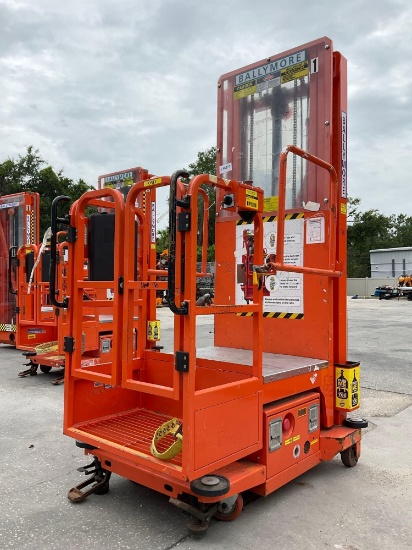 2015 BALLYMORE VERTICAL MAST MAN LIFT MODEL PS-140H, APPROX MAX PLATFORM HEIGHT 12FT, BUILT IN