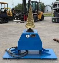 UNUSED 2026GIYI LOG SPLITTER ATTACHMENT MODEL GY-LS43 FOR UNIVERSAL SKID STEER