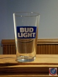(12) Bud Light pint glasses