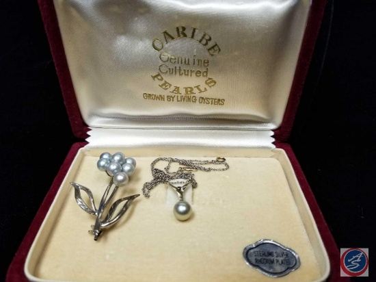 Caribe Pearls brooch and necklace set
