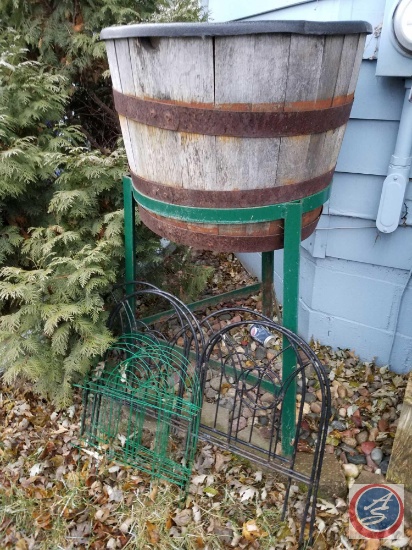 Large wooden barell planter, and assorted decorative fencing