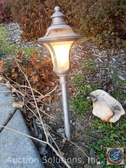 (8) Plug-In Outdoor Garden Lights w/ Timer Box