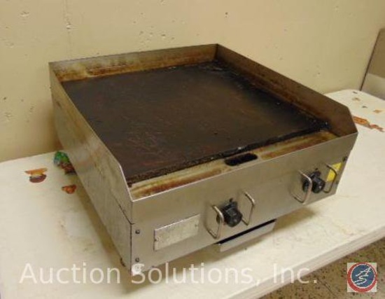 Commercial Table Top Flat Gas Grill, Model: Unknown, 24" x 24" x 13 1/2"