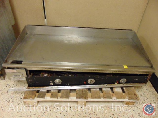 Commercial Table Top Flat Gas Grill w/Miracle Finish, Model: Unknown, 60" x 31" x 18"