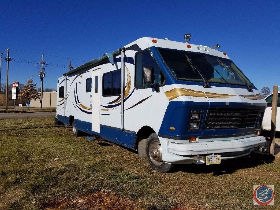 1989- 37 foot Driftwood RV only 3500 miles on new rebuilt motor. New carpet, new paint, very clean,