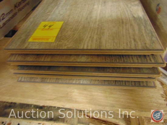 (5) Laminate Flooring Planks