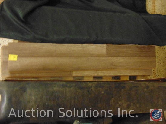 (8) Laminate Flooring Planks