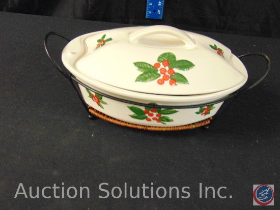 Temp-tations ceramic 2 piece Holly dish with decorative server