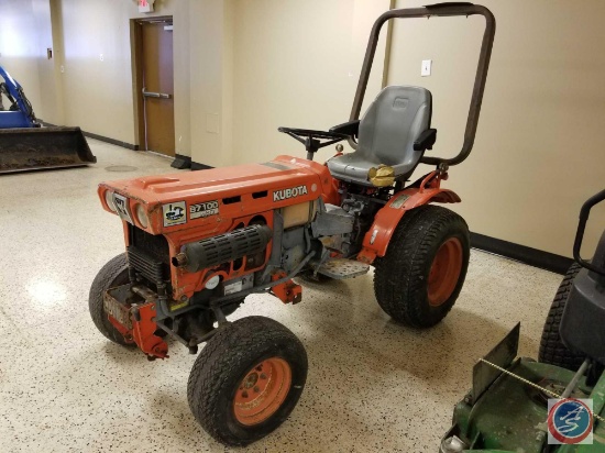 Kubota B7100HST Tractor - 1282.1 hrs. Model B7100HSD Serial 64911