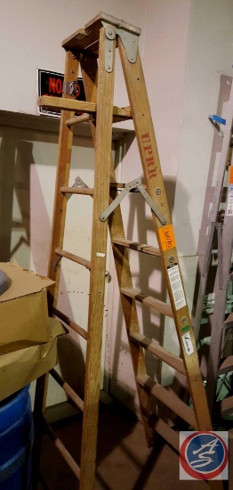 Louisville 8' Wood Step Ladder