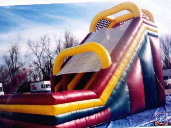 22 ft. Giant Inflatable Slide (requires 2 blower fans to inflate, NOT included in this lot)