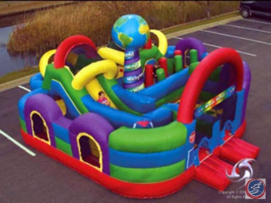 Wacky World Obstacle Course (requires 2 blower fans to inflate, NOT included in this lot)