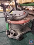 Craftsman 6.5 HP Wet/Dry Vac w/ Hose and Attachments.